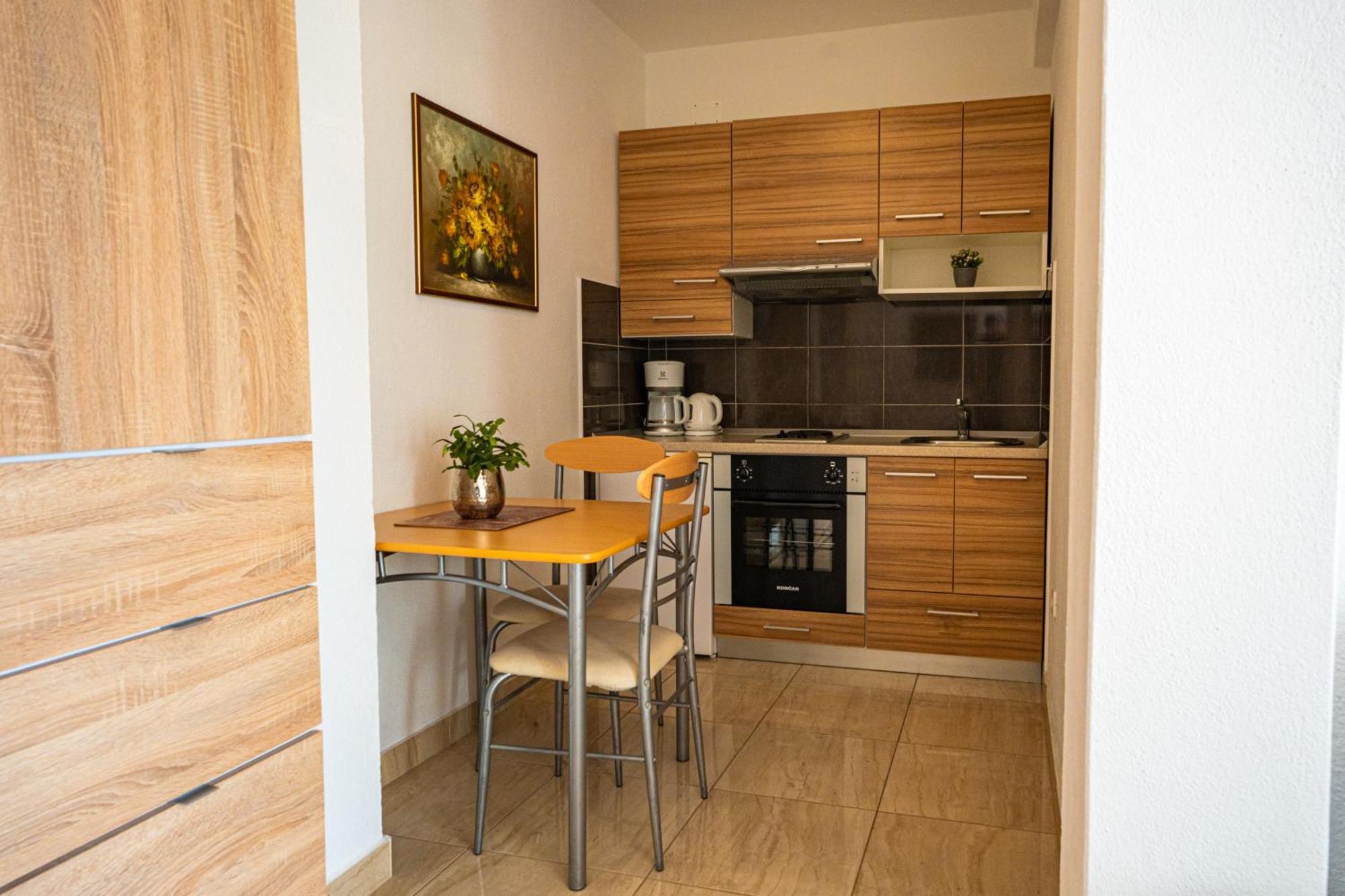Apartmani Kremena Small Beach 200M Klek Exterior photo